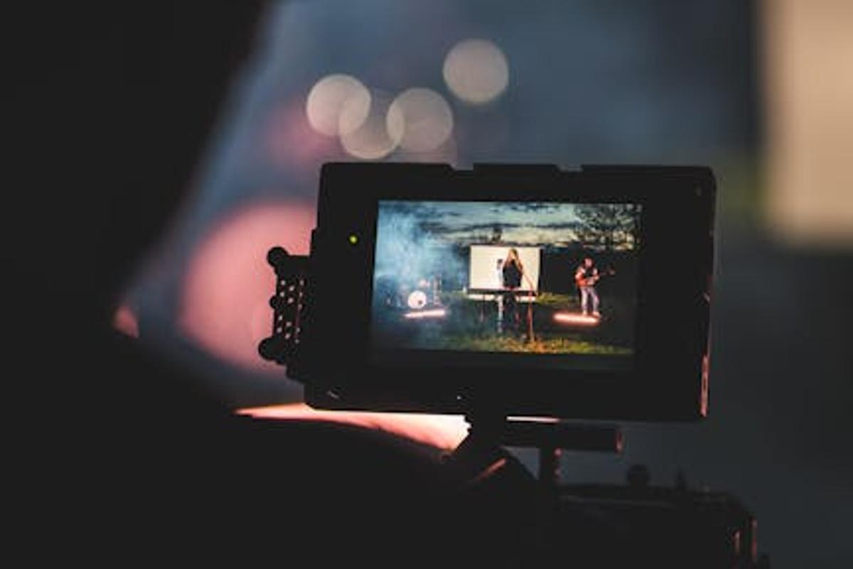 Image 3 for Best portable projectors for outdoor movie nights