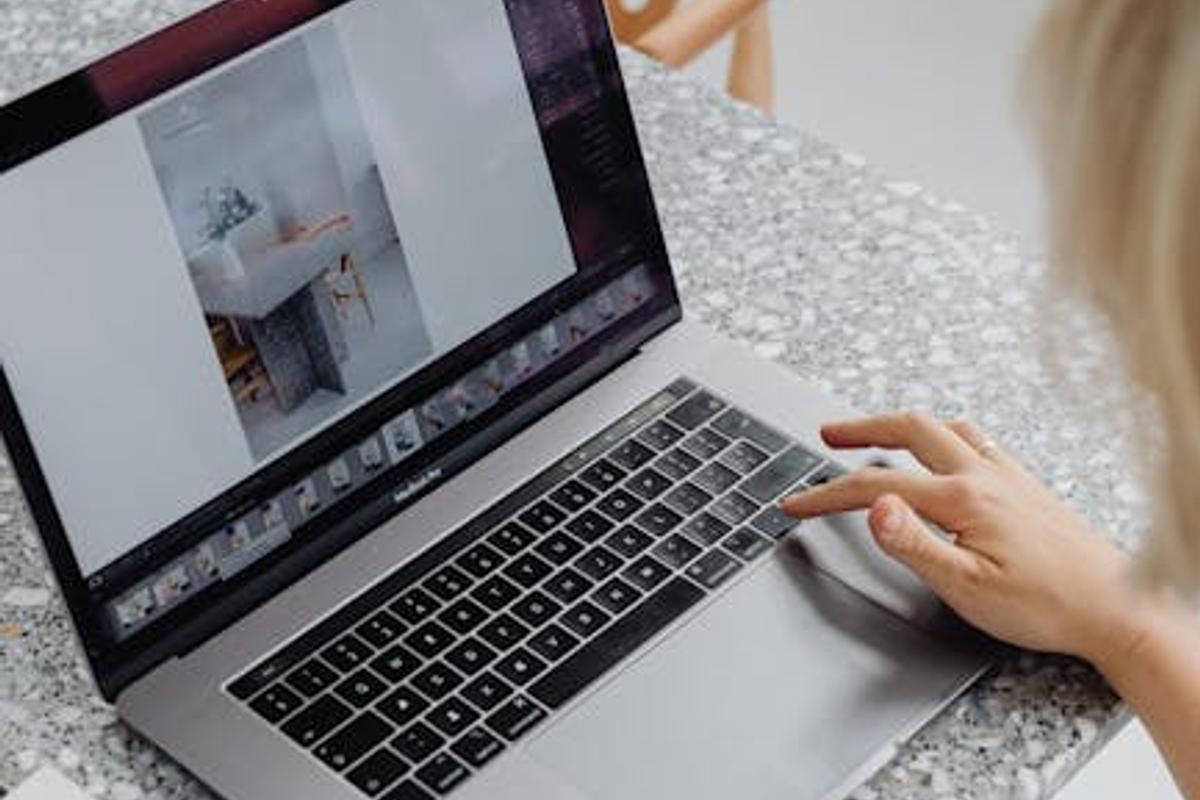 Image 2 for MacBook Pro vs Dell XPS 15 for graphic design