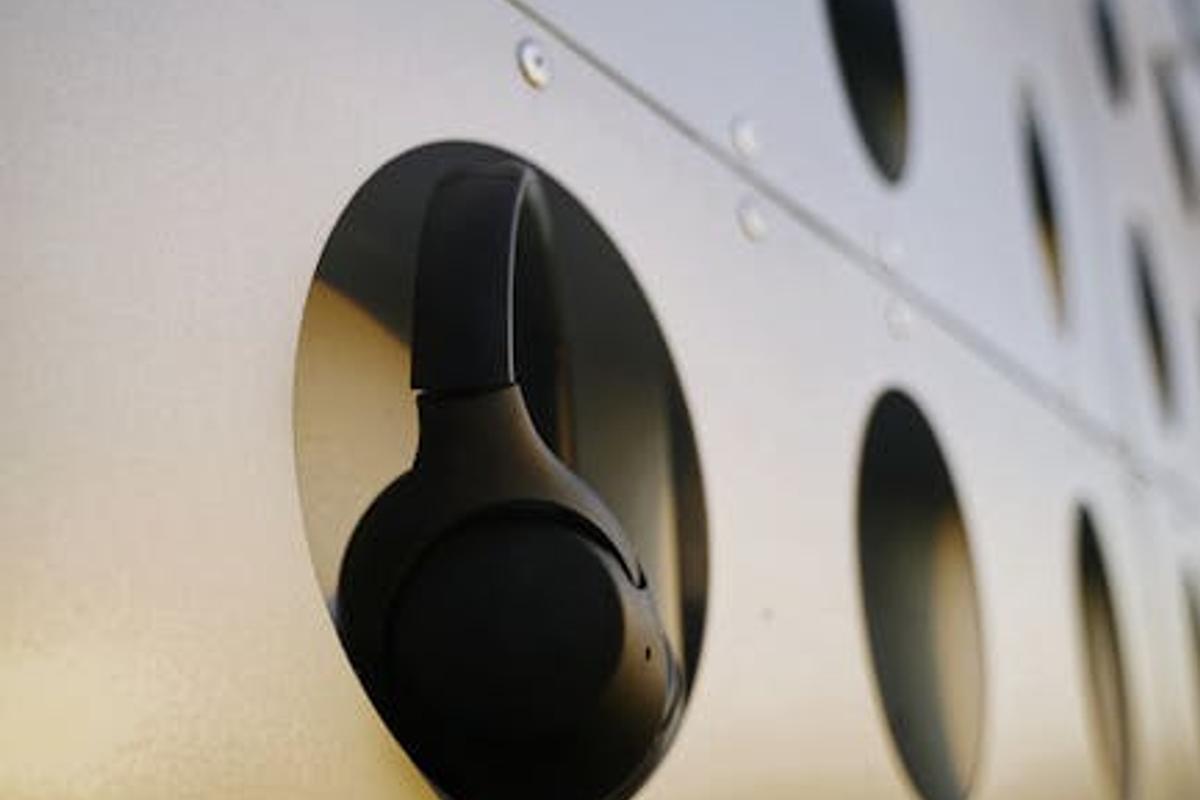 Image 2 for Sony WH-1000XM6 vs Bose QuietComfort Ultra review